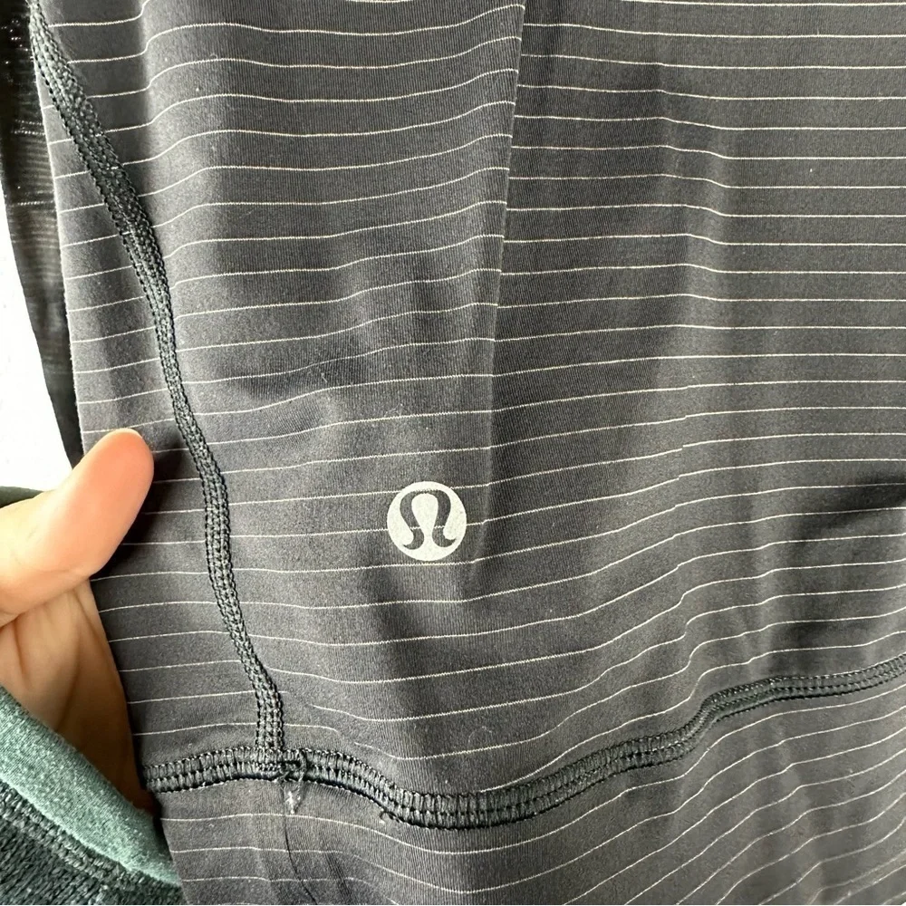 Lululemon Black Micro Stripe Run For Days Long Sleeve Athletic Athleisure Top 12